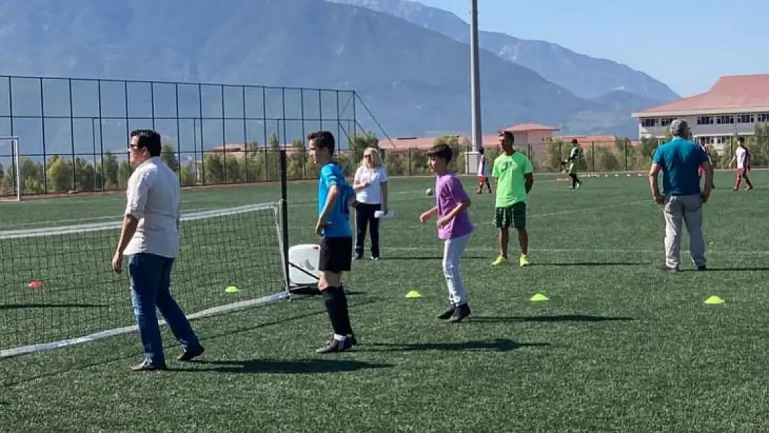 Gençlik Haftası'nda Mini Futbol Ve Voleybol Turnuvası