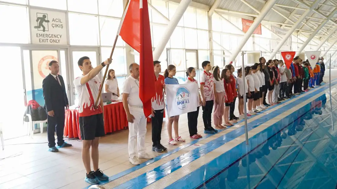 Görme Engelli Sporcu Yüzmede Türkiye 3'sü Oldu