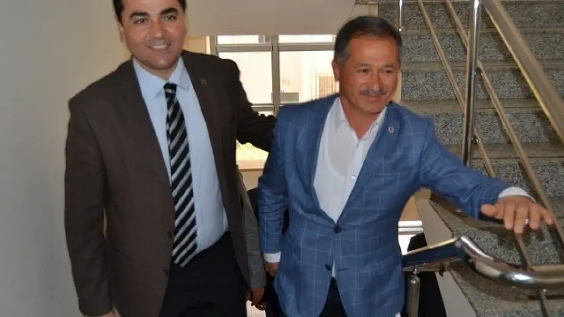 Gültekin Uysal Esnaf Odasını Ziyaret Etti