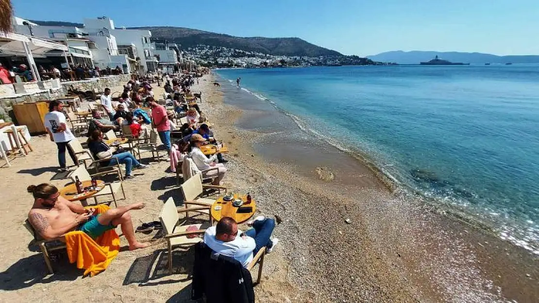 Hava sıcaklığı 25 dereceye ulaştı, sahiller doldu taştı