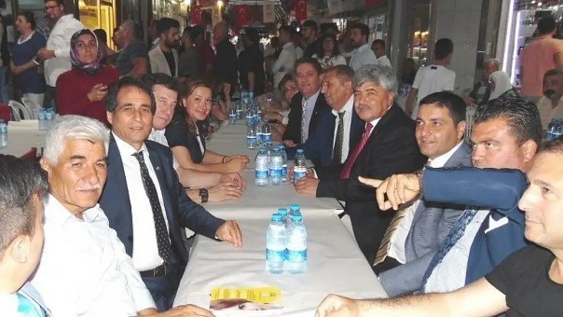 İYİ  PARTİ  İFTARDA BULUŞTU