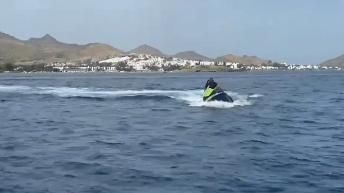 Jet ski ile kaçmaya çalıştılar