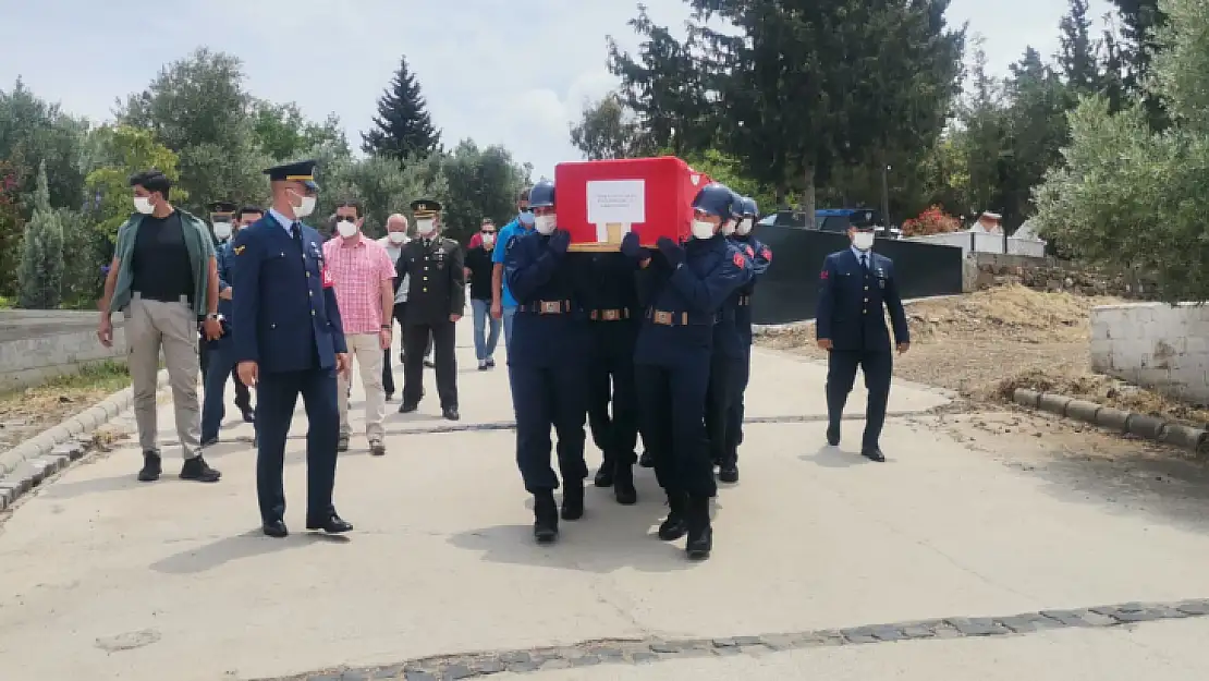 Kıbrıs Gazisi Akan, Fethiye'de toprağa verildi