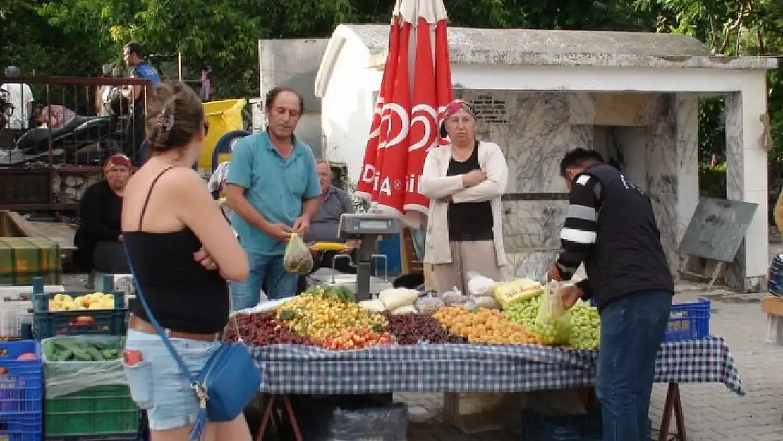 Kiraz stantlarına yoğun ilgi