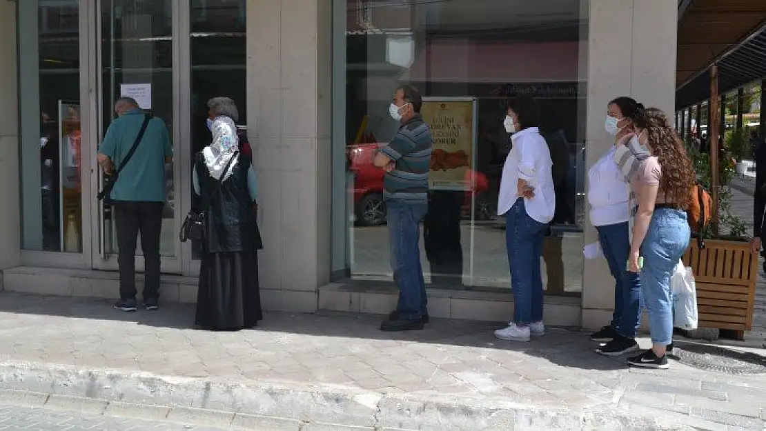 Kısıtlamadan muaf olacak meslekler açıklandı