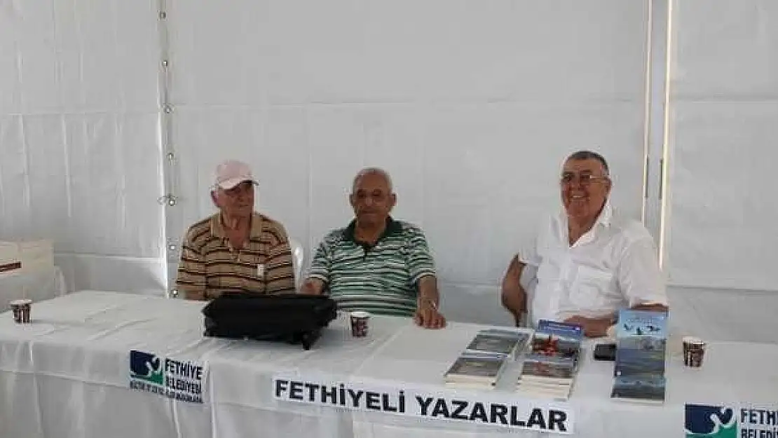 KİTAP  FUARI  12 MAYIS'A  KADAR  AÇIK