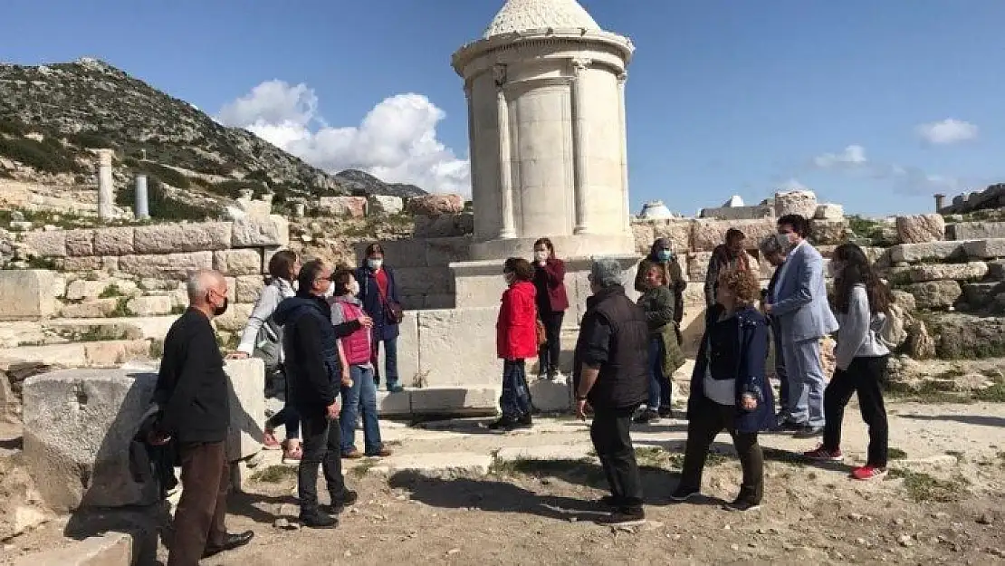 Knidos Antik Kenti'ni gezdiler