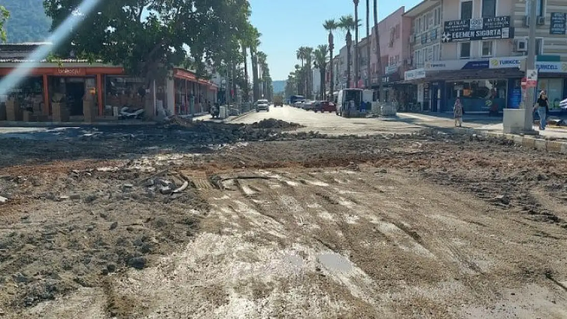 KÖPRÜBAŞI'NDA YOL ÇALIŞMASI