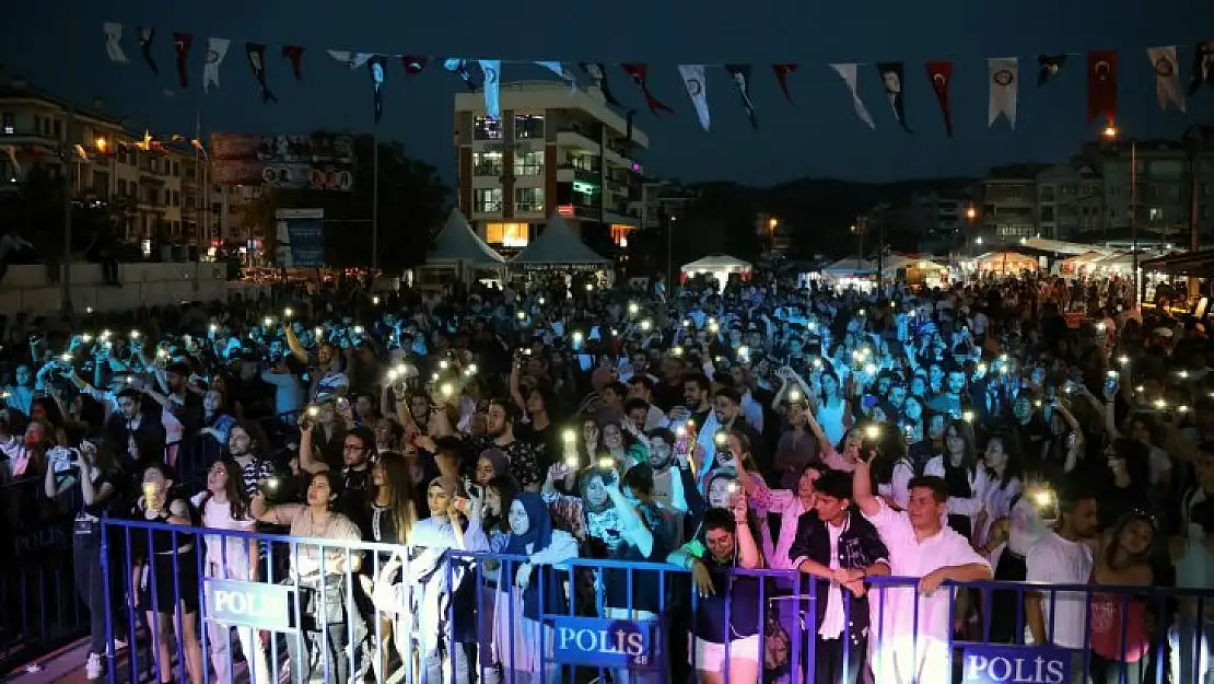 Kötekli Gençlik Festivali Gençlik Yürüyüşü ile Başladı