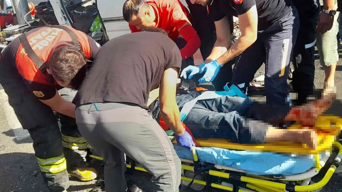 KÖYCEĞİZ'DE TRAFİK KAZASI: 1 ÖLÜ, 5 YARALI