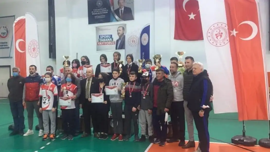 Köyceğiz'de Yıldızlarda Floor Curling il birincileri belli oldu