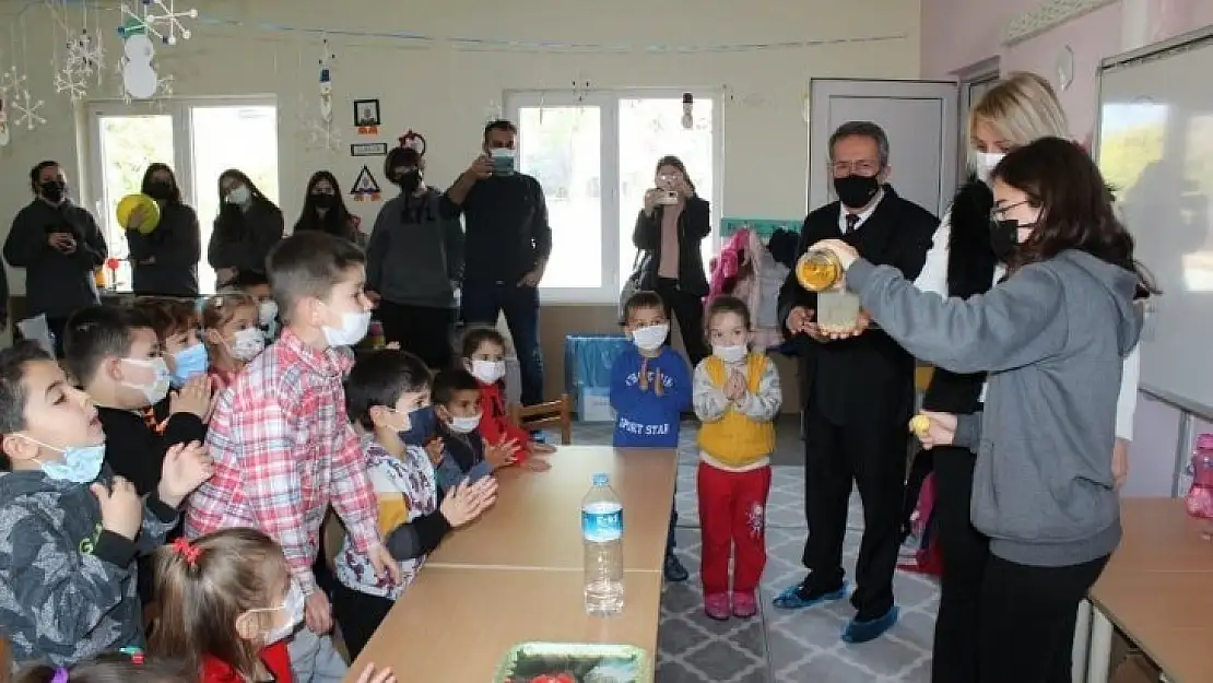 Köyceğiz Fen Lisesi öğrencilerinden miniklere ziyaret