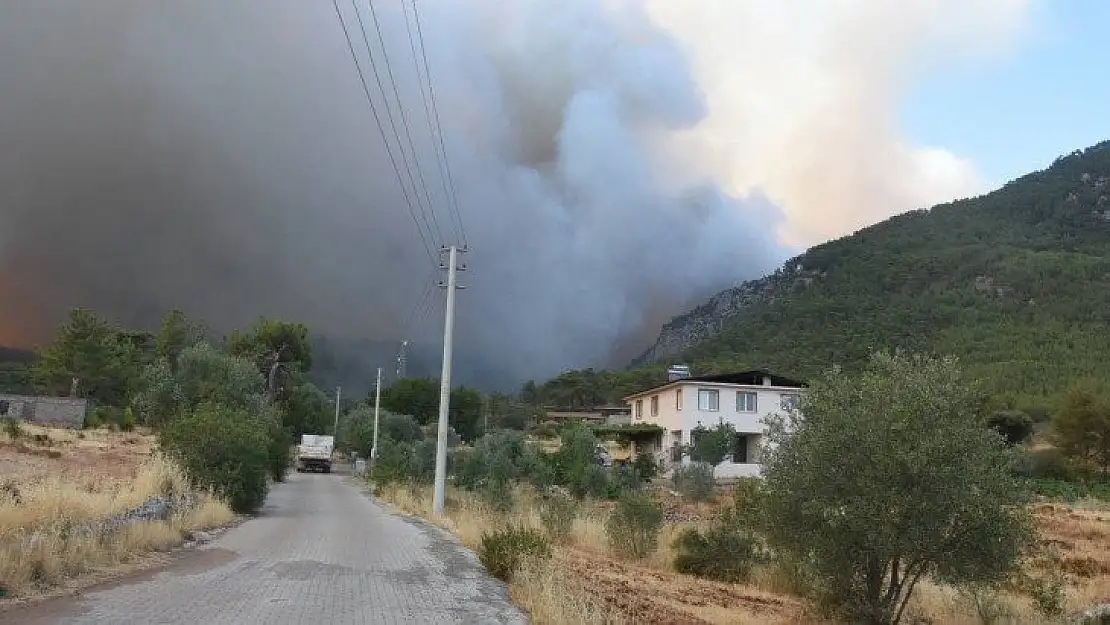 Köyceğiz yanmaya devam ediyor