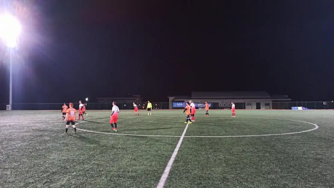 Mahalleler arası futbol turnuvası devam ediyor