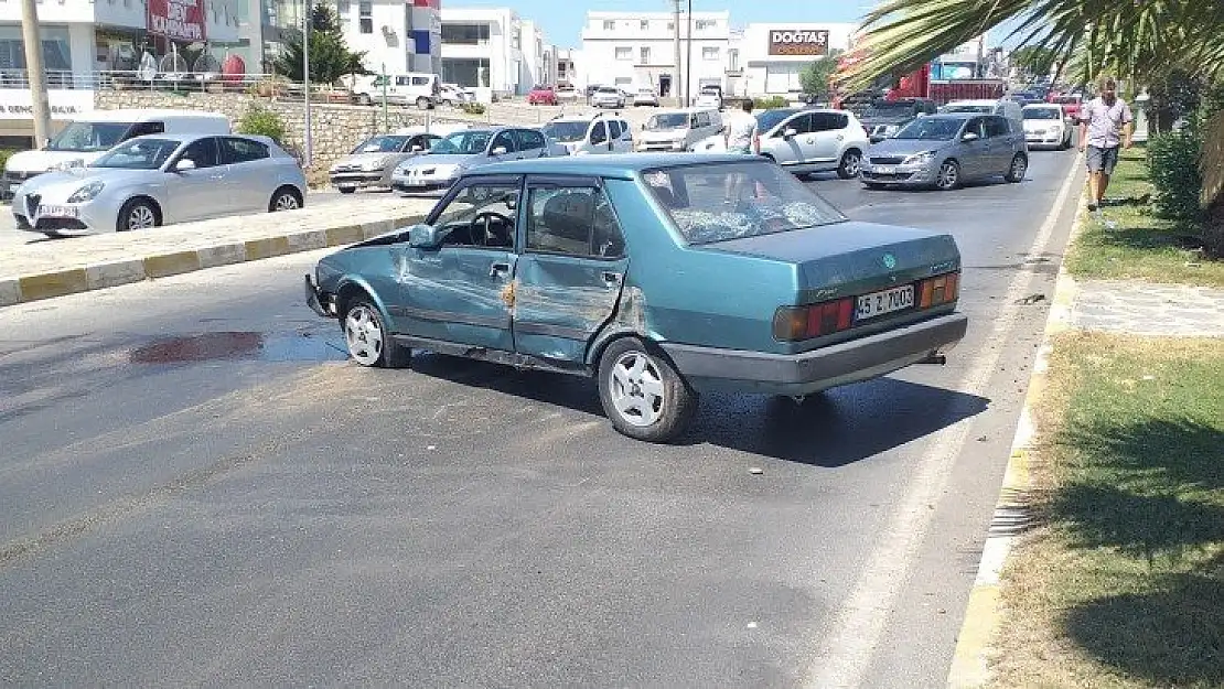 Makas atan otomobil sürücüsü kazaya neden olup kaçtı