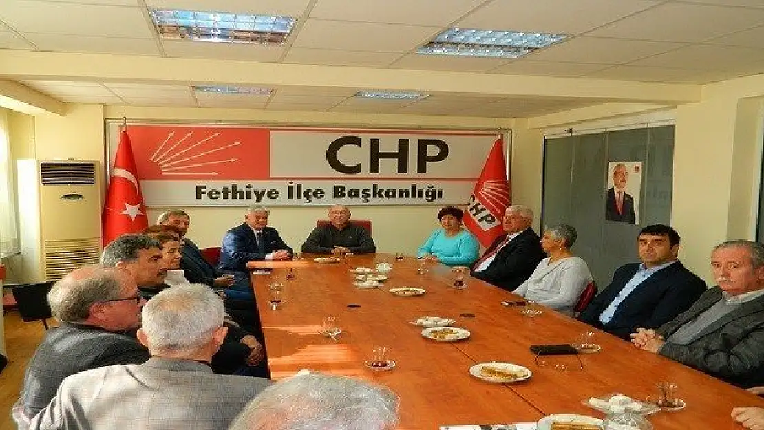 Marmaris Belediye Başkanı Acar, CHP'yi Ziyaret Etti