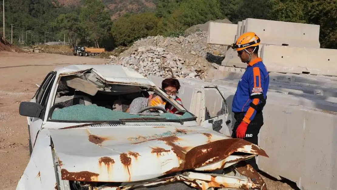 Marmaris Belediyesi kurtarma ekibi eğitimlere başladı