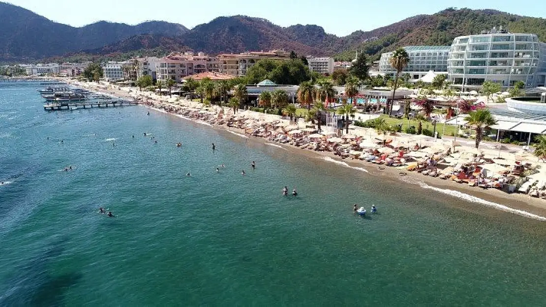 Marmaris'te yaz devam ediyor