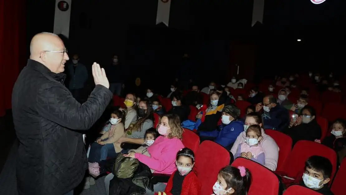 Menteşe Belediye Tiyatrosu'ndan çocuklara yarı yıl tatili hediyesi