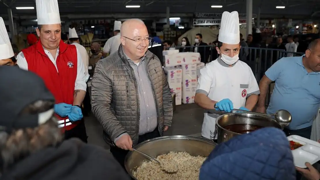 MENTEŞE BELEDİYESİ İFTAR SOFRASINA YOĞUN İLGİ