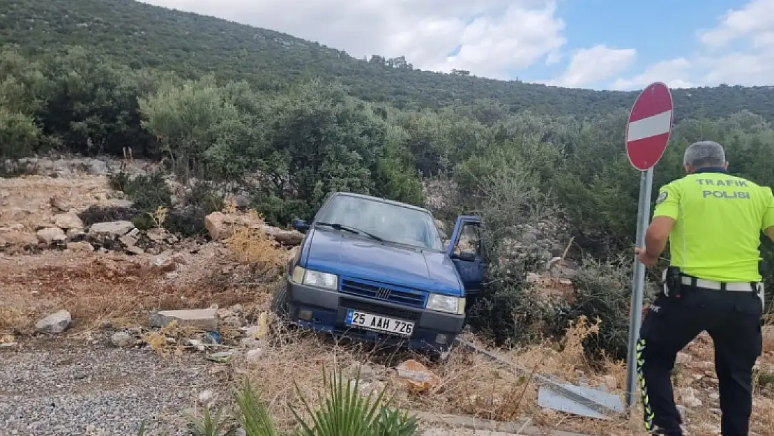 Milas'ta korkutan kaza, Otomobil altında kalarak yaralandı