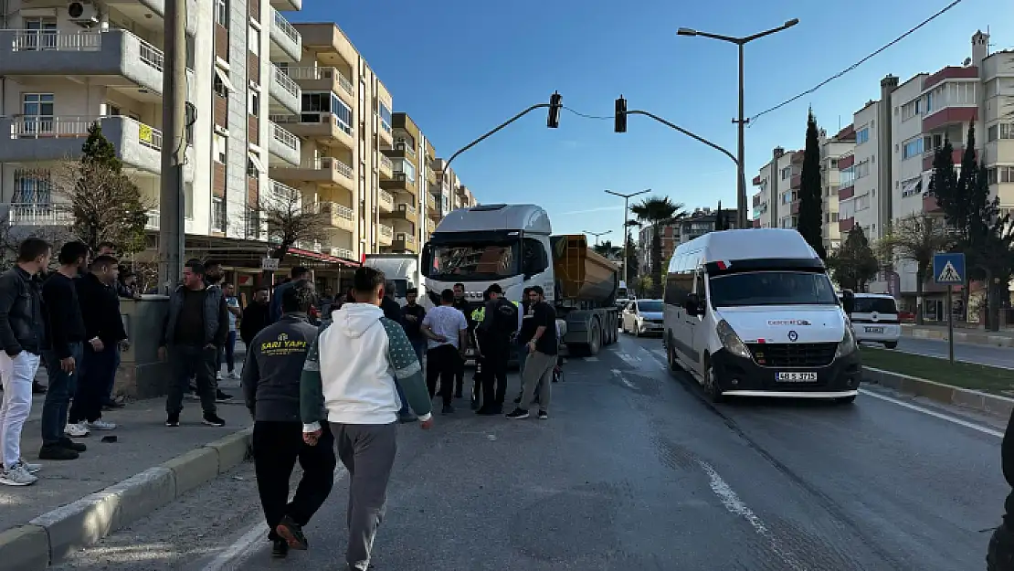 Milas'taki Kazada Motosiklet Sürücüsü Yaralandı