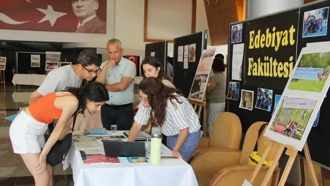 MSKÜ tercih masaları aday öğrencileri bekliyor