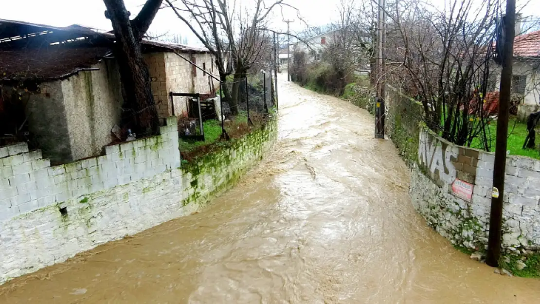 Muğla'da Bazı Cadde Ve Sokaklar Yağmur Sonrası Sular Altında Kaldı