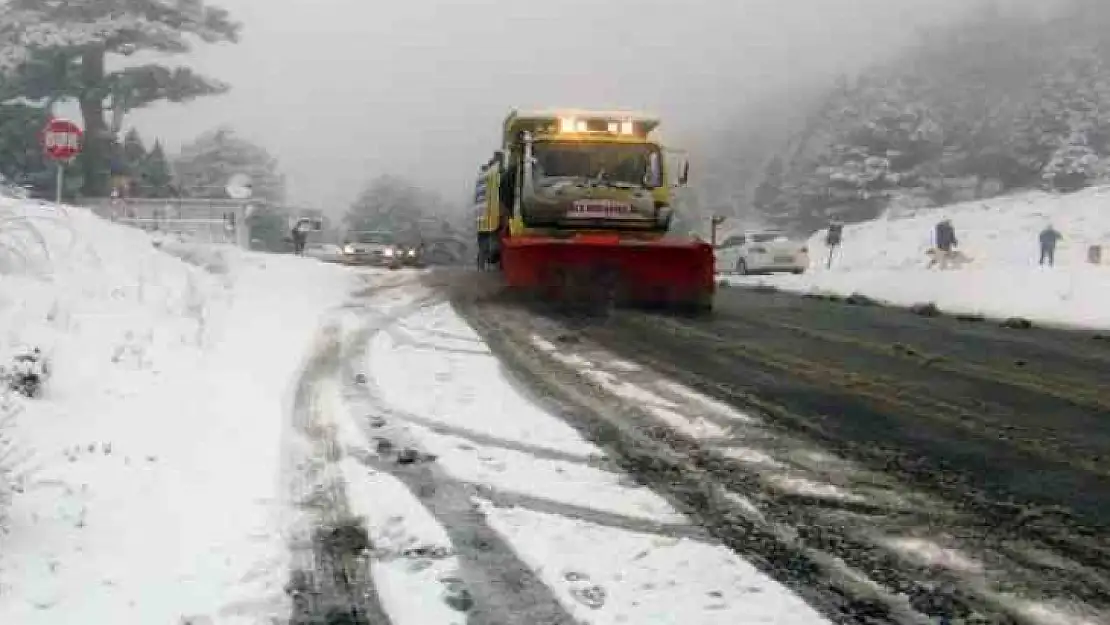 MUĞLA'DA BEKLENEN KAR YAĞIŞI BAŞLADI