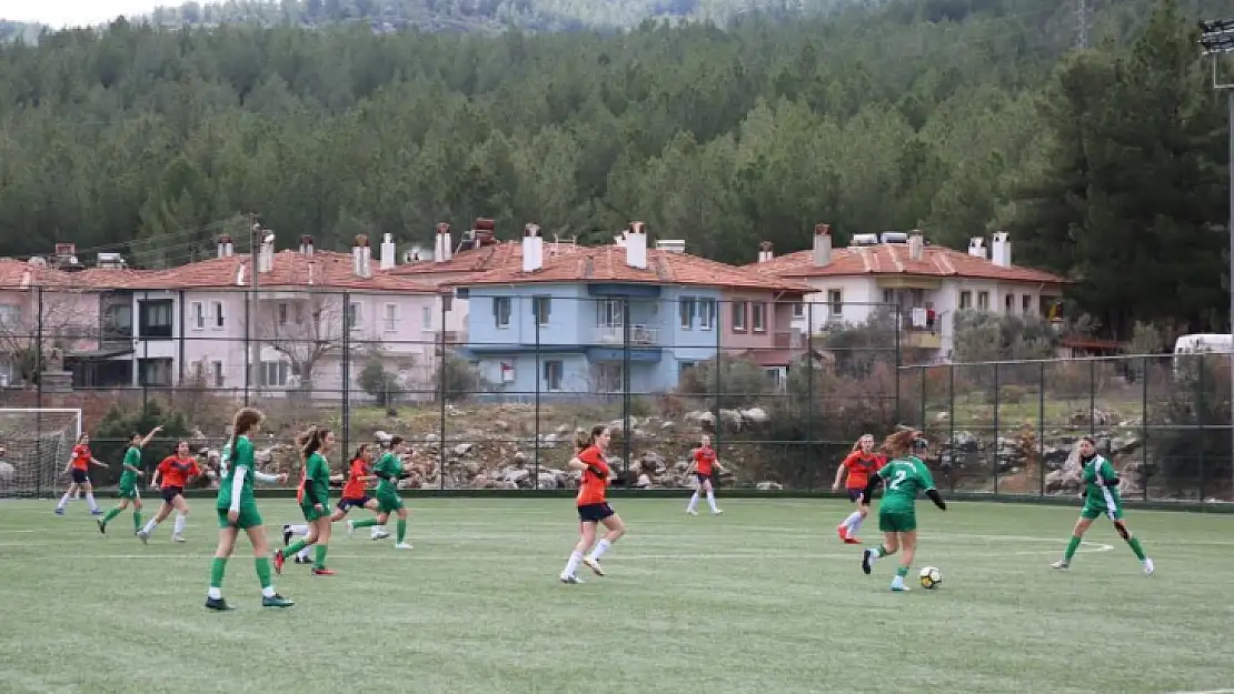 Muğla'da okul sporları futbol grup birinciliği başladı