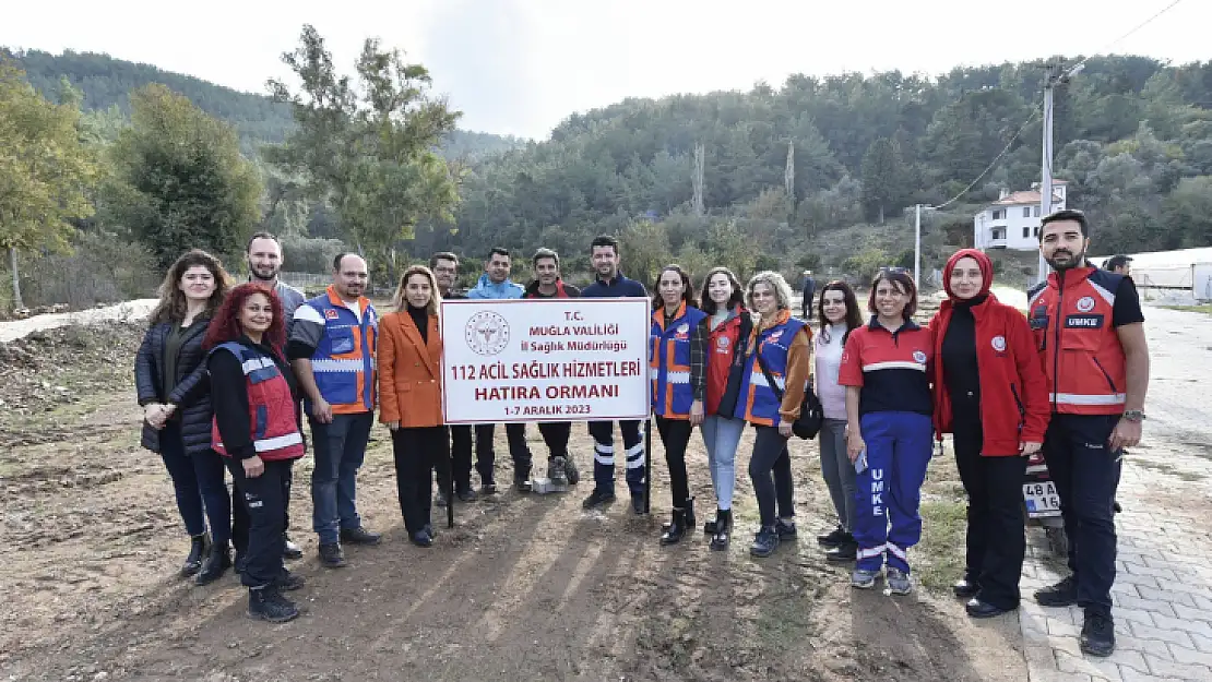 Muğla'da sağlık ekipleri fidanları toprakla buluşturdu