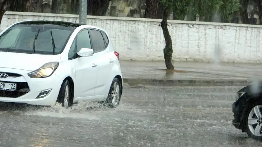 Muğla'da yaz yağmuru etkili oldu