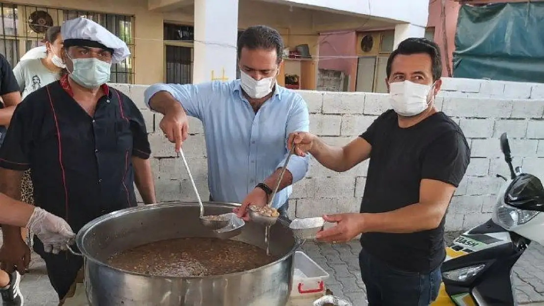 Muhtarlardan aşure etkinliği