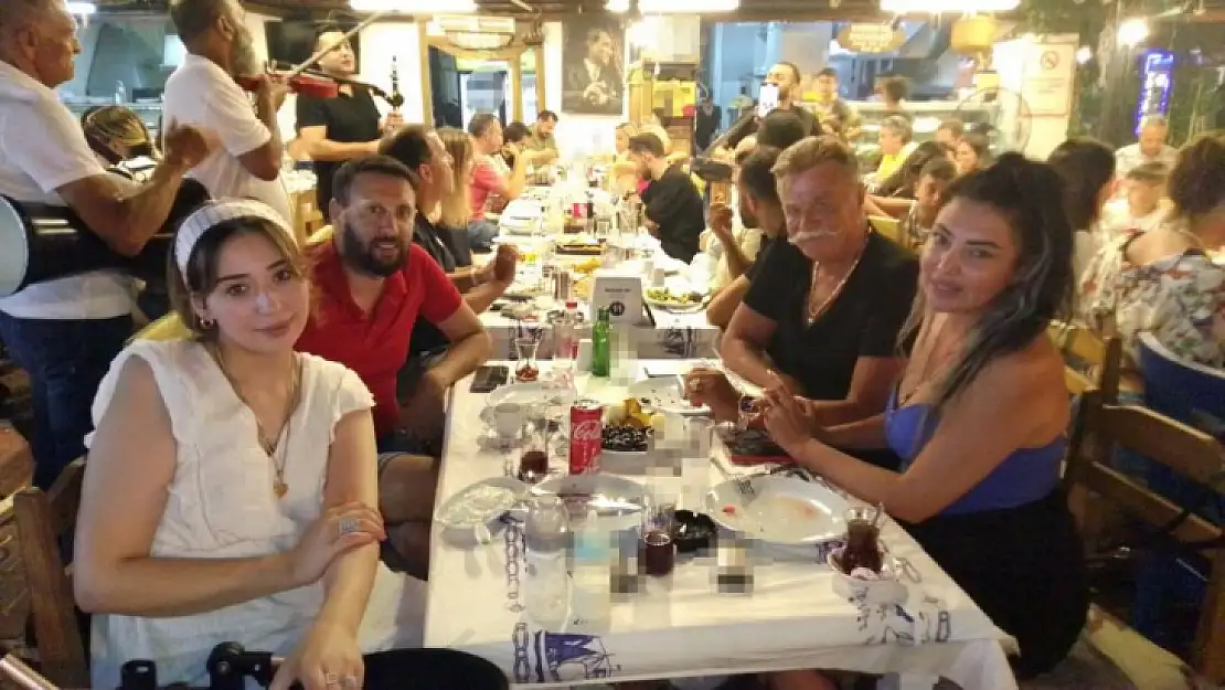 Nuri Alço Tatilini Fethiye'de Yapıyor