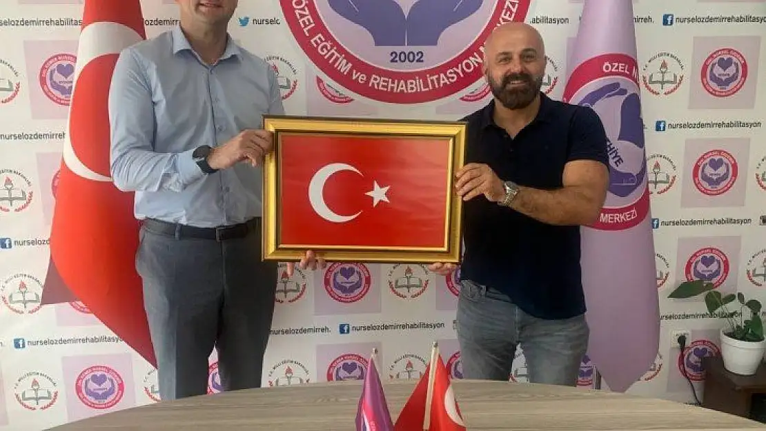 Nursel Özdemir Kurumları Ata Kolejini Ağırladı