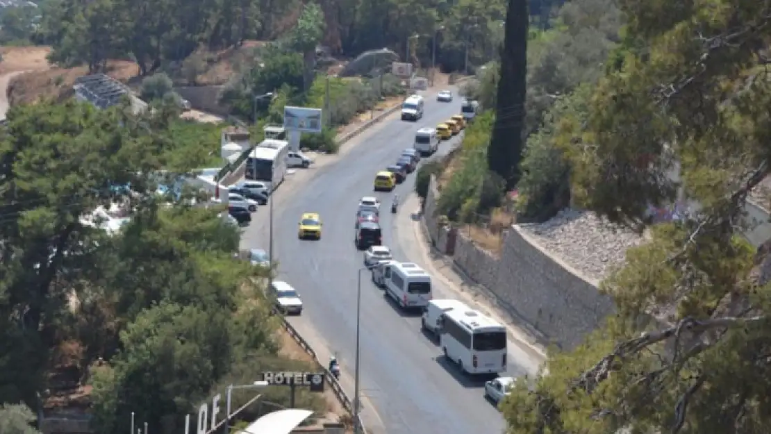 Ölüdeniz'de Yoğunluk Sürüyor