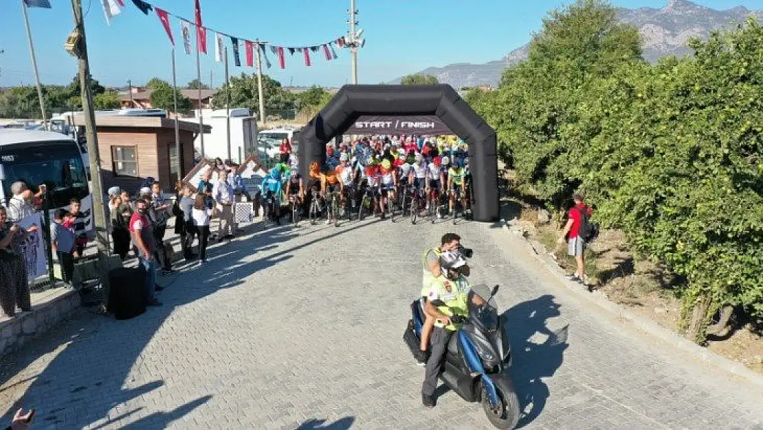 Pedallar Seydikemer'de Çevrildi