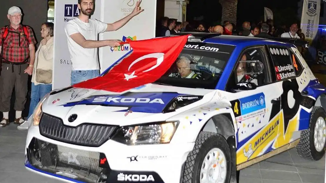 Ralli araçları Bodrum sokaklarını piste çevirdi