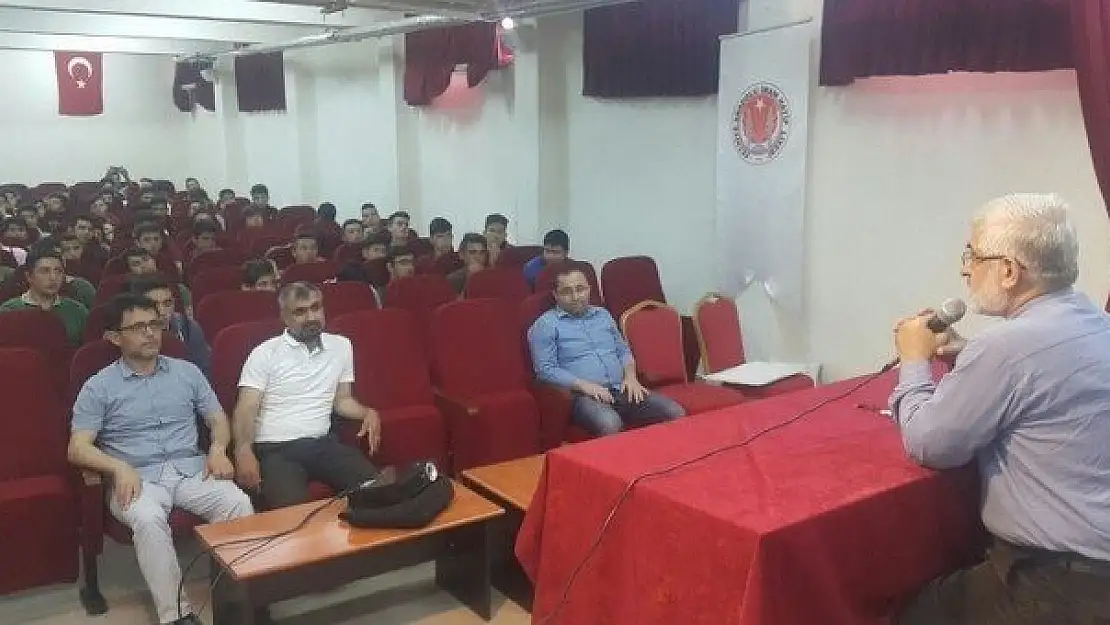 RAMAZAN KAYAN FETHİYE'DE KONFERANS VERDİ