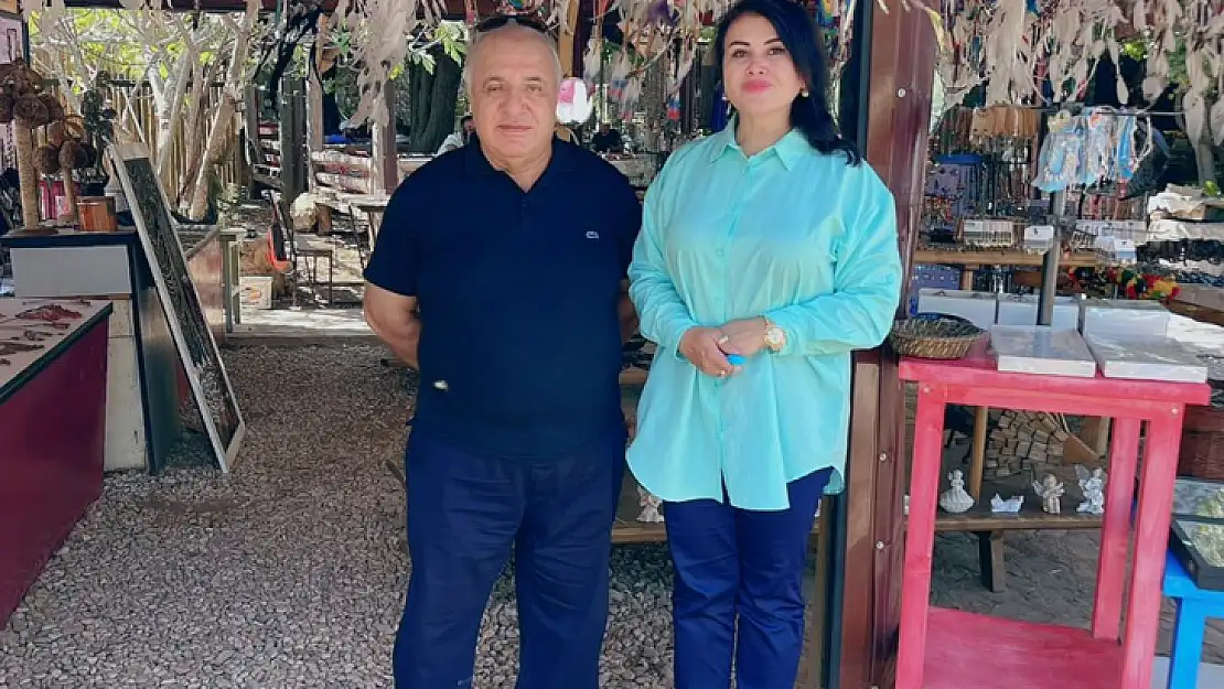 Şair Xosiyet Rustem Fethiye'de söyleşi ve imza günü gerçekleştirdi