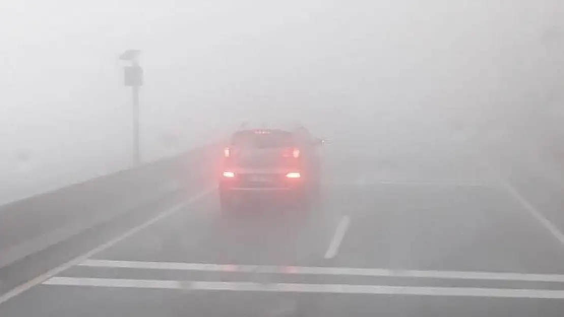 Sakar Rampası'nda etkili olan sis sürücülere zor anlar yaşattı