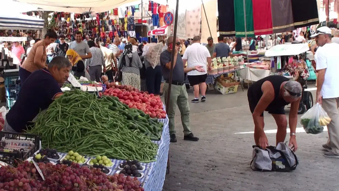 Salı Pazarı Vatandaşın Cebini Yakıyor