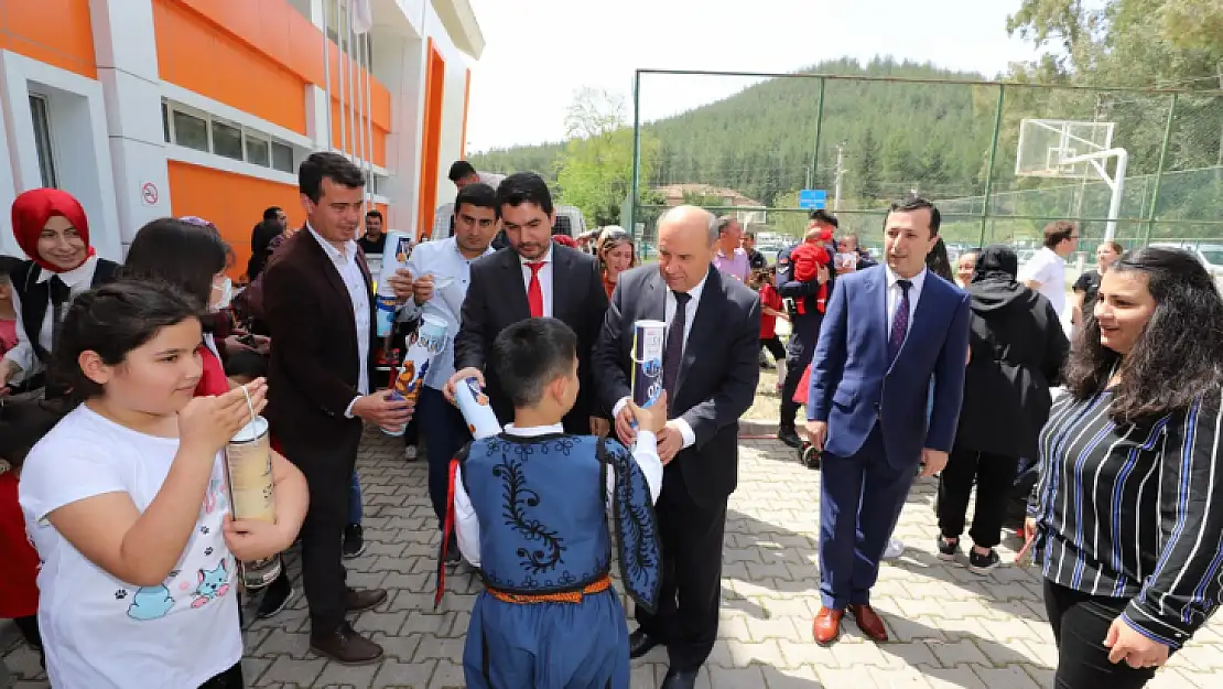 SEYDİKEMER'DE ÇOCUKLARA 23 NİSAN HEDİYESİ VERİLDİ