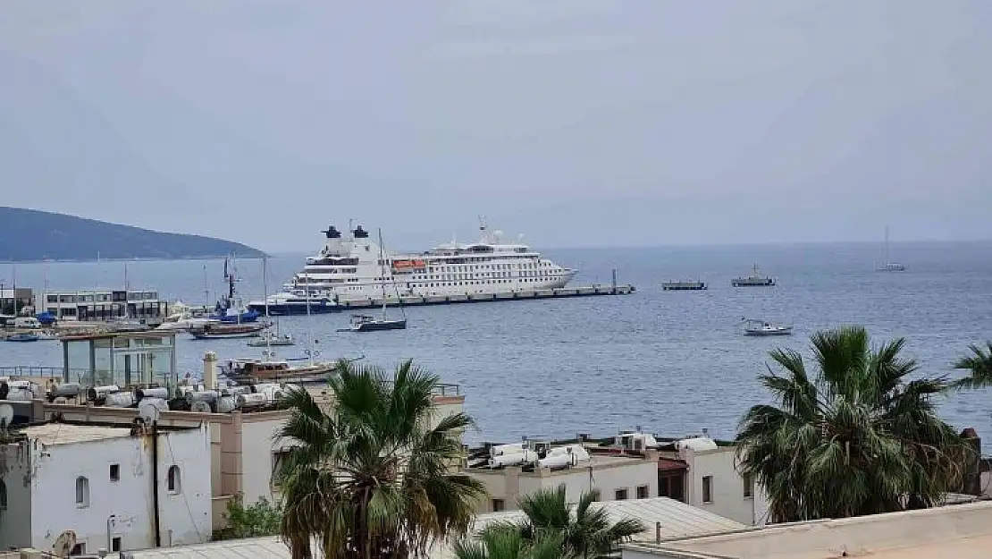 Sezonun dördüncü gemisi Bodrum'a geldi