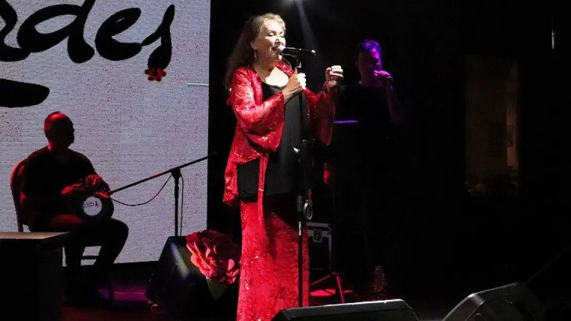 Suzan Kardeş'ten müzik ziyafeti