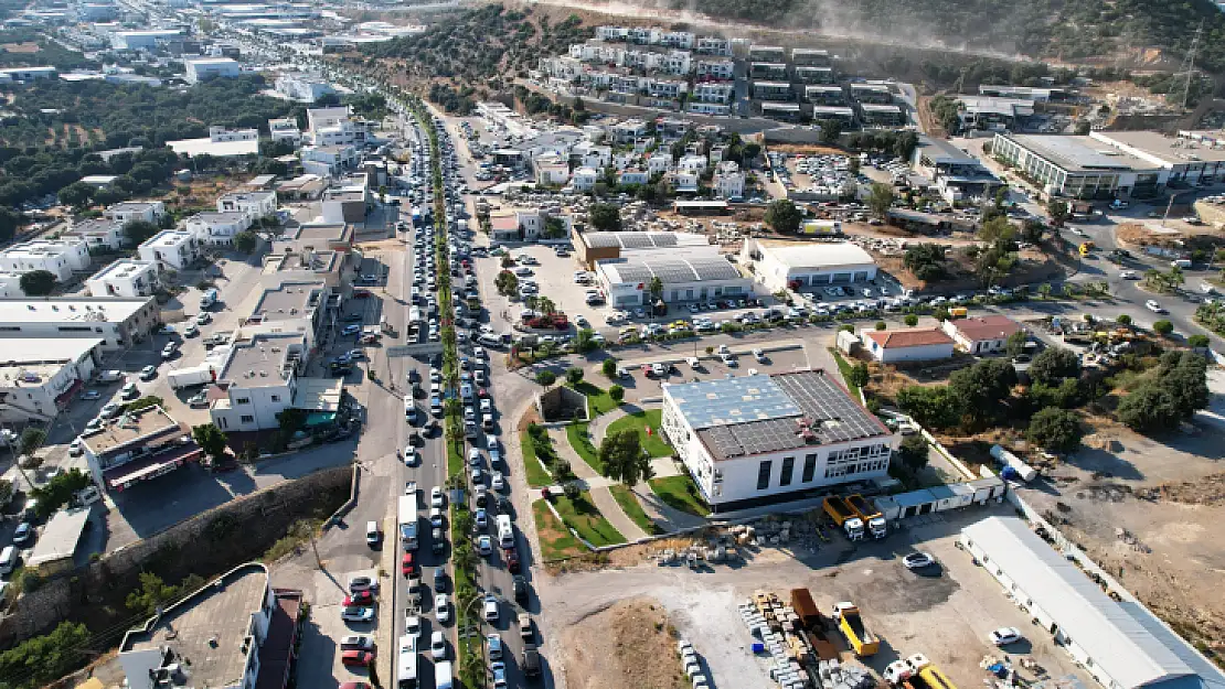 Trafik Durdu, Tüm Yollar Kitlendi