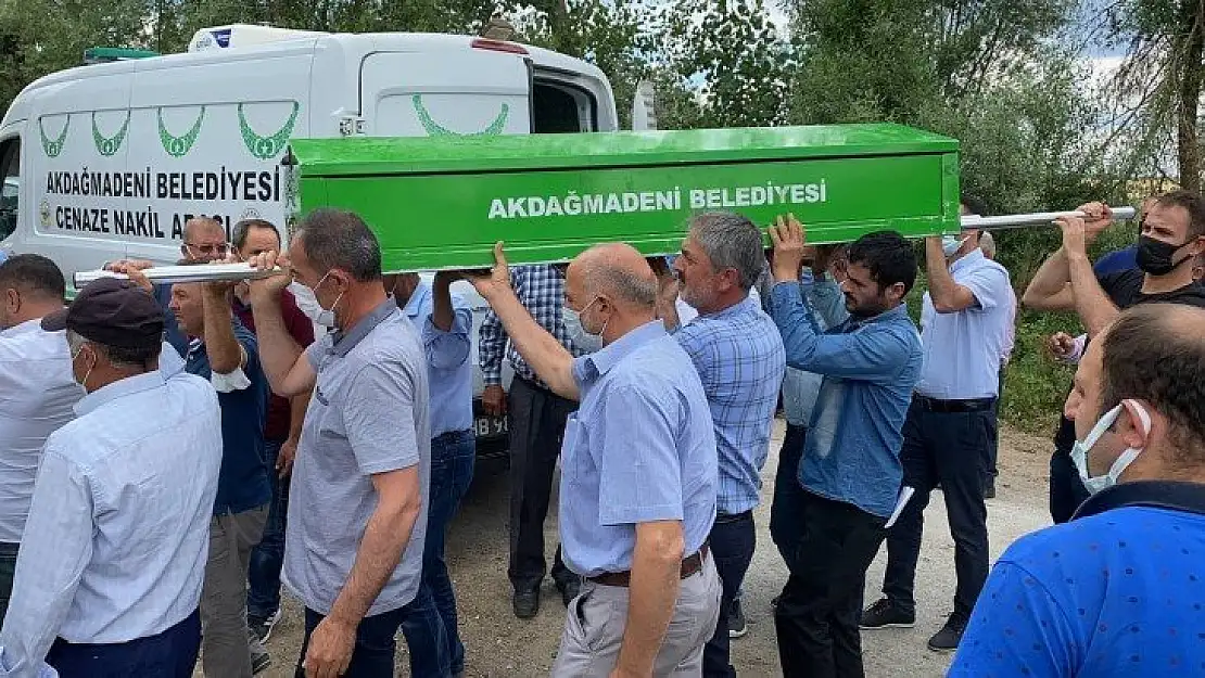 Tur teknesinin batmasıyla yaşamını yitiren çocuk Yozgat'ta toprağa verildi