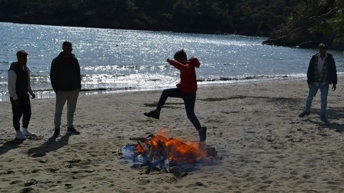 ÜLKÜ OCAKLARI NEVRUZ'U KUTLADI