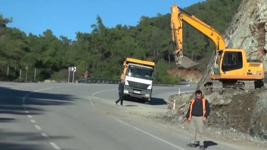 Üzümlü Yolu'na Dikkat!