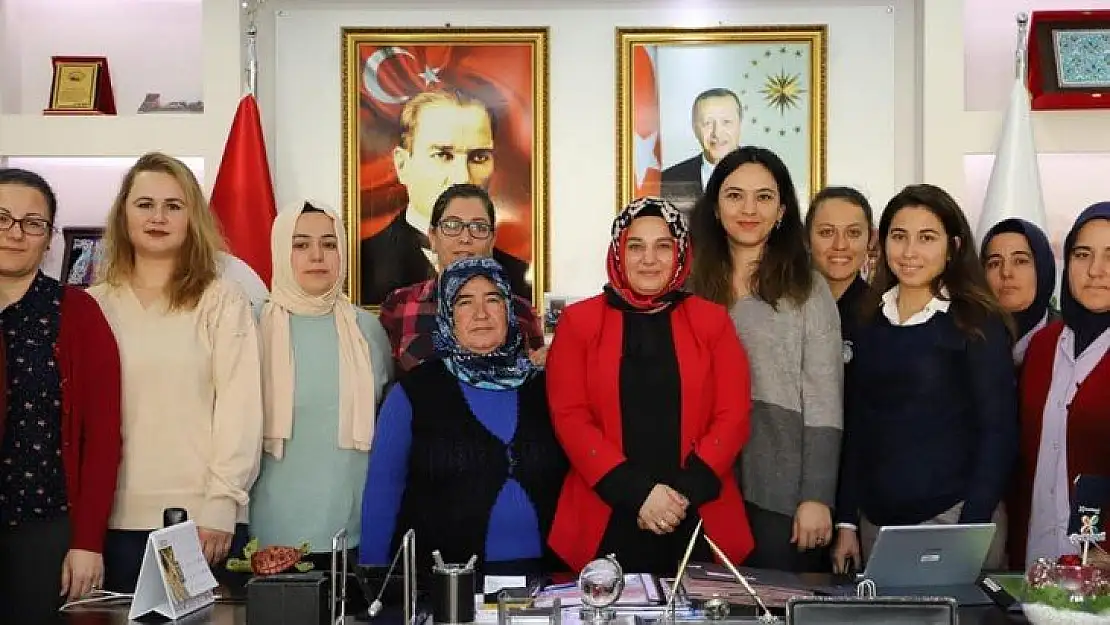 Yalçınsoy, 'Kadınlarımız toplumun teminatıdır' 